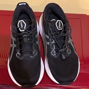 ASICS Men's Gel Kayano 30, Black and White Athletic Shoes, 9 wide